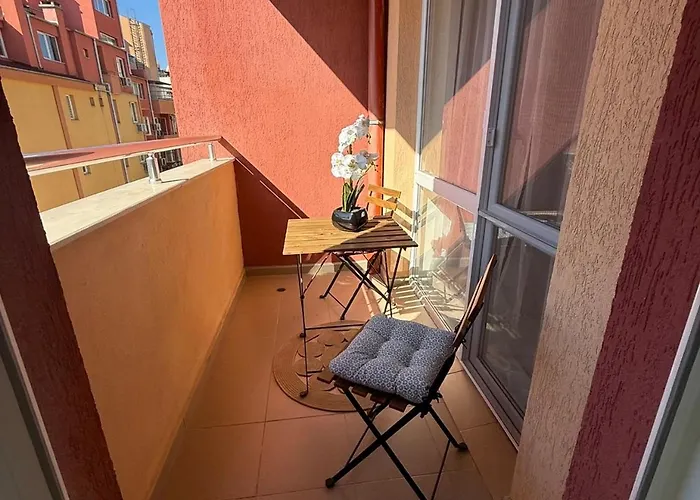 Delux 2 - модерен до стария град и източната порта * Plovdiv